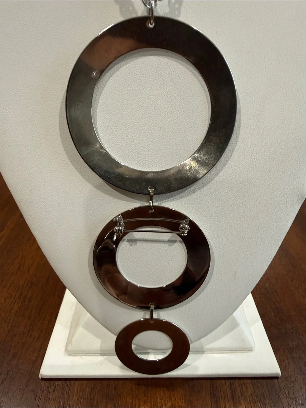 Sarah Coventry Silver Tone Triple Circle Pendant Necklace with Clip on Earrings